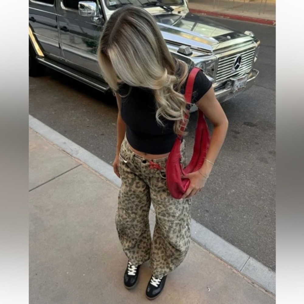 Leopard Print Seam Detail Mid Rise Barrel Leg Pants jeans L MC2 - Picture 1 of 8